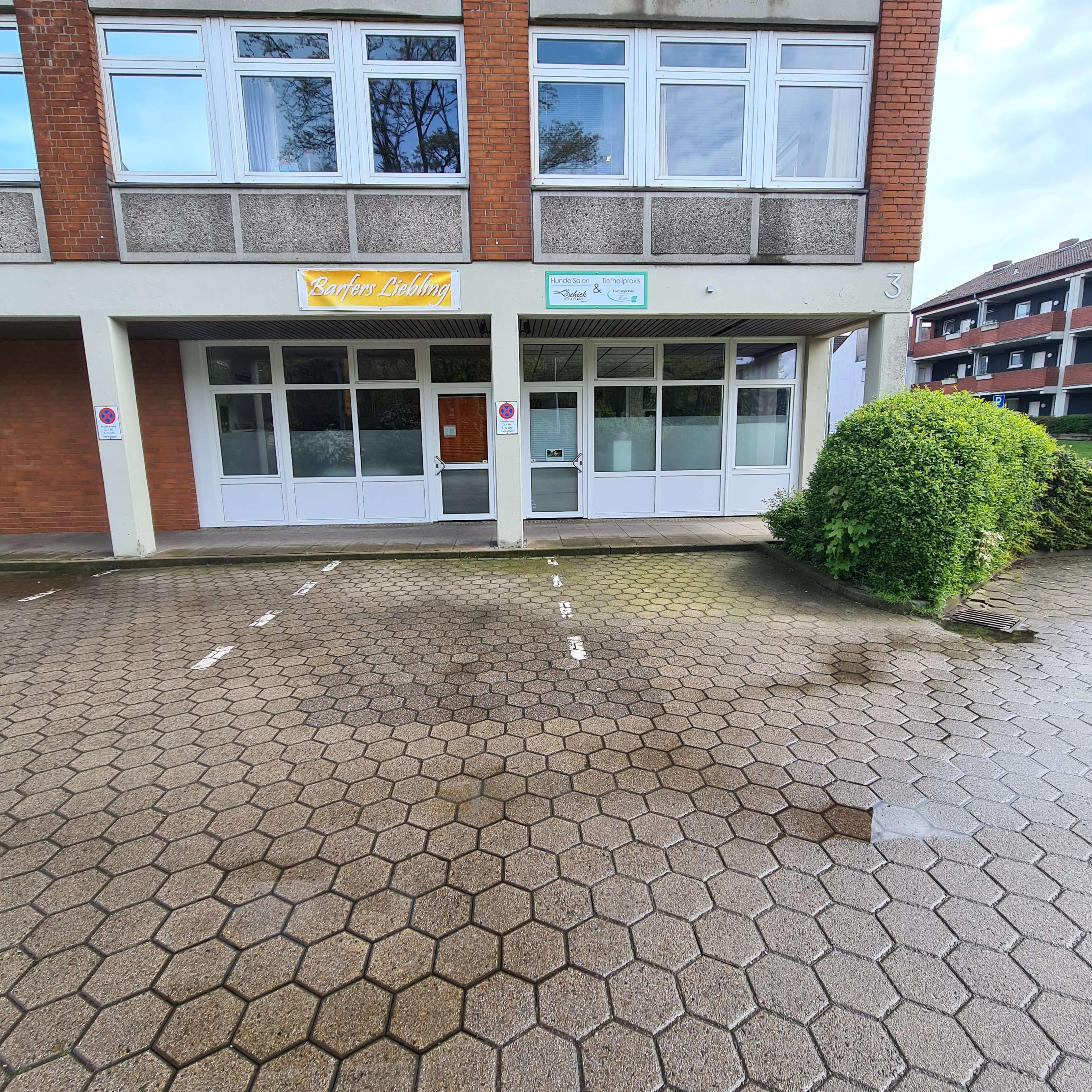 Sehnde // helle Gewerbefläche mit großer Fensterfront zu vermieten