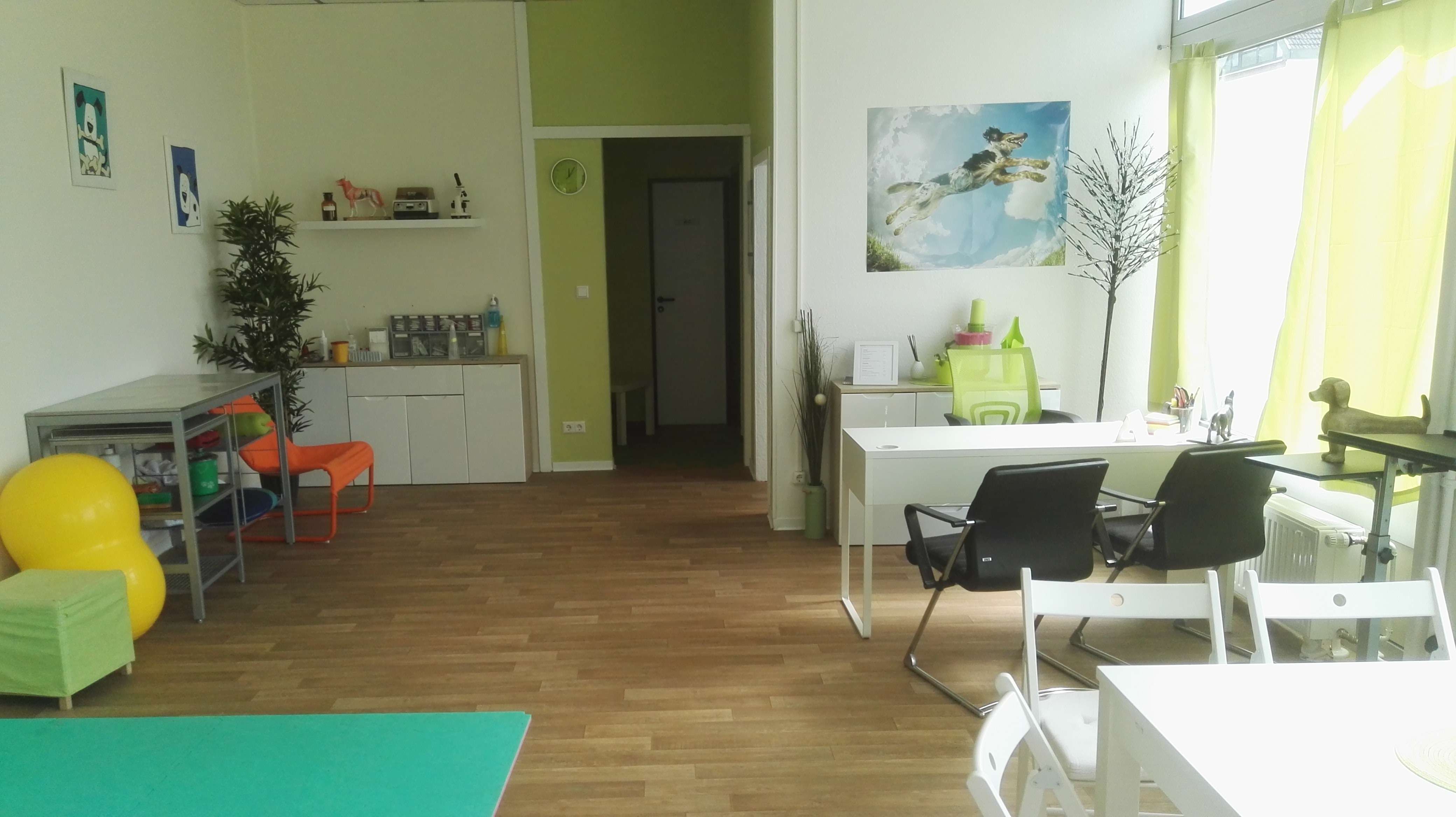 Sehnde // helle Gewerbefläche mit großer Fensterfront zu vermieten